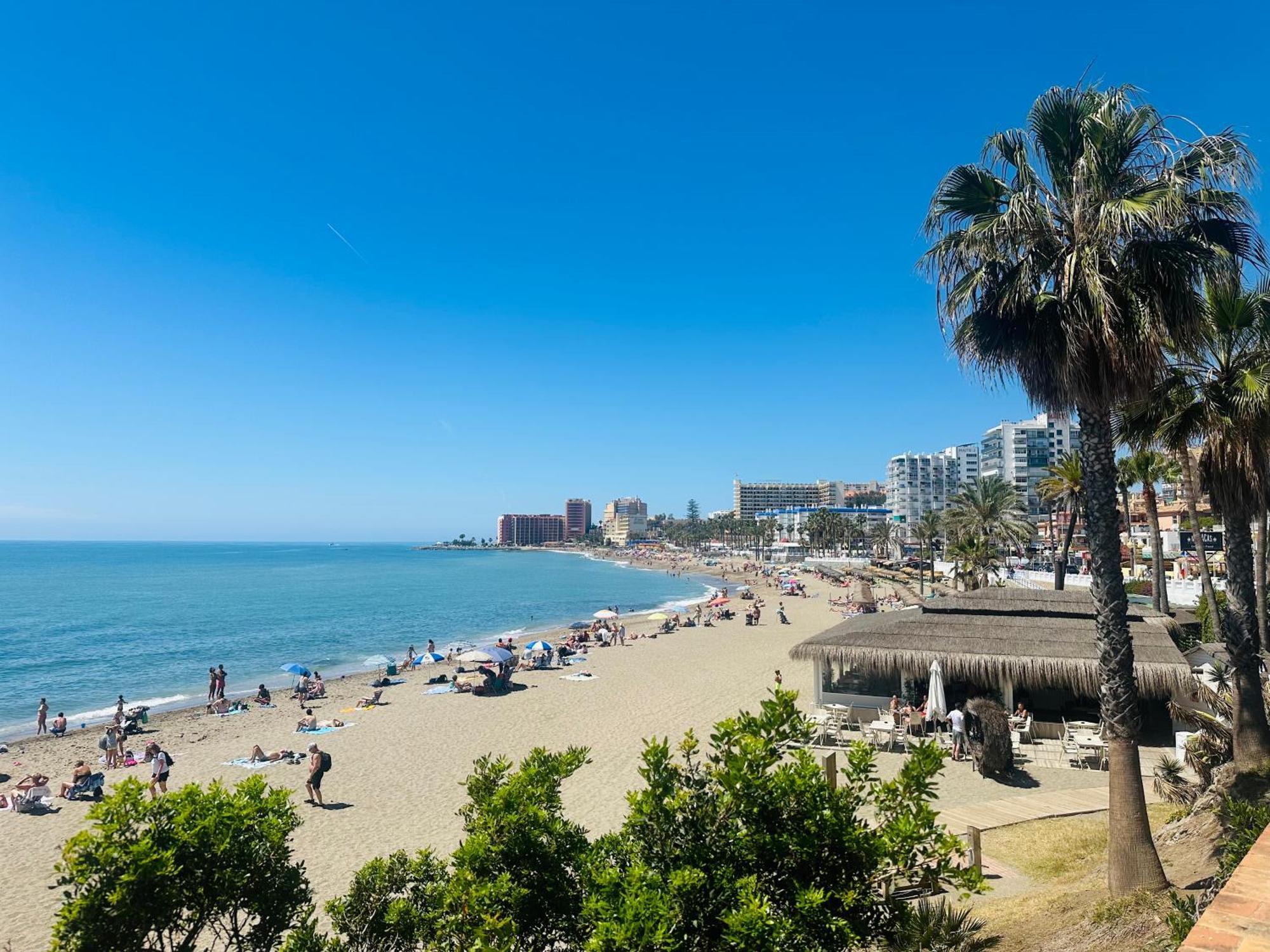 Luxury Beachfront Apartment In Benalmadena Costa Kültér fotó