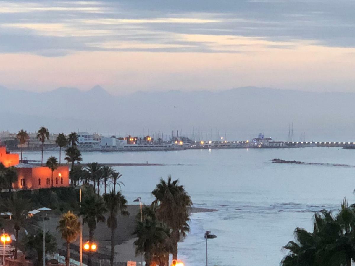 Luxury Beachfront Apartment In Benalmadena Costa Kültér fotó
