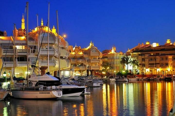Luxury Beachfront Apartment In Benalmadena Costa Kültér fotó