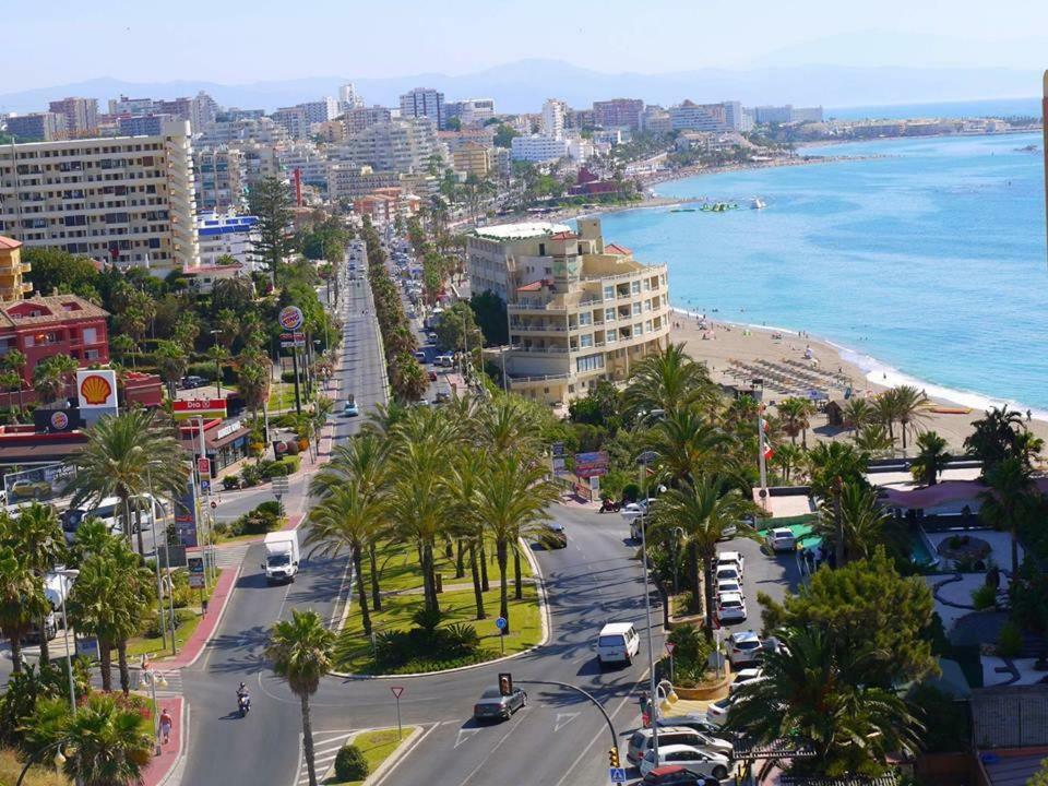 Luxury Beachfront Apartment In Benalmadena Costa Kültér fotó