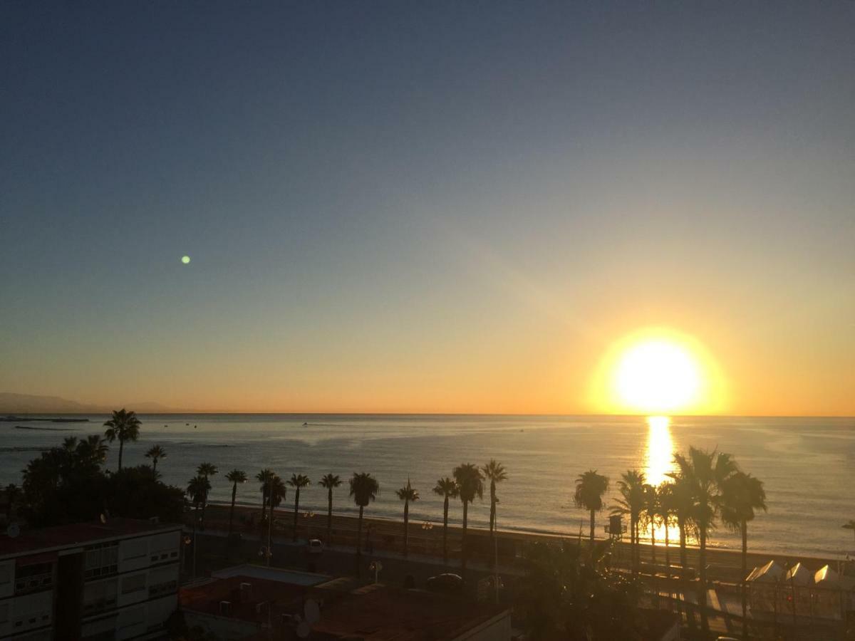Luxury Beachfront Apartment In Benalmadena Costa Kültér fotó